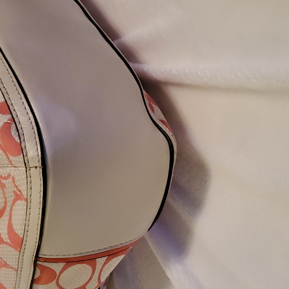 POPPY SIGNATURE C DOT HALLIE TOTE - Picture 7 of 15